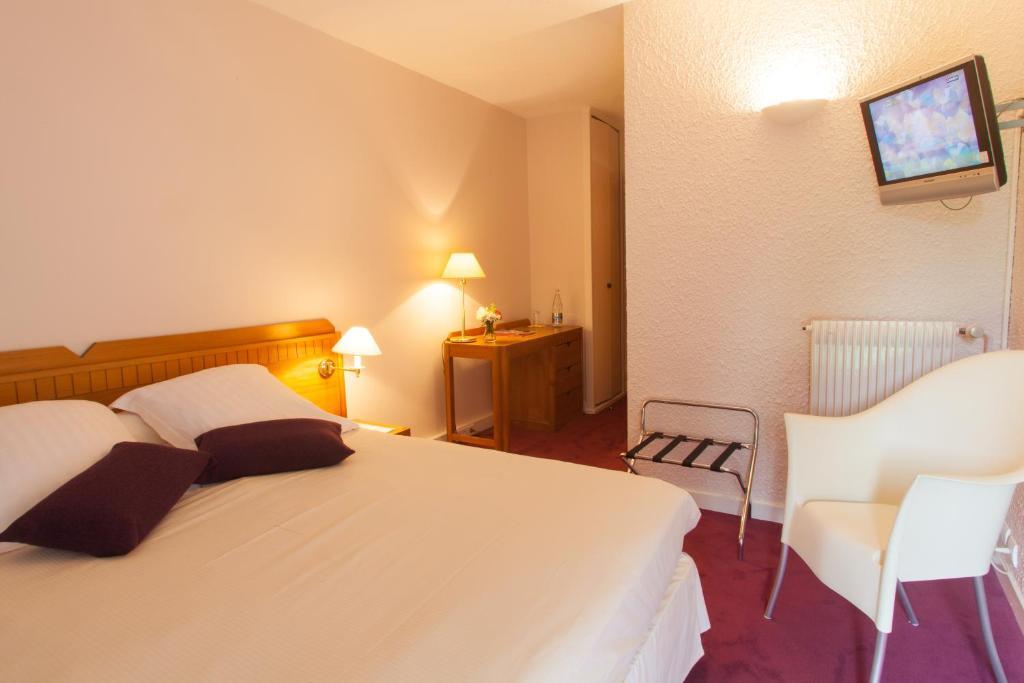 Logis Ar Milin Hotel Chateaubourg  Room photo