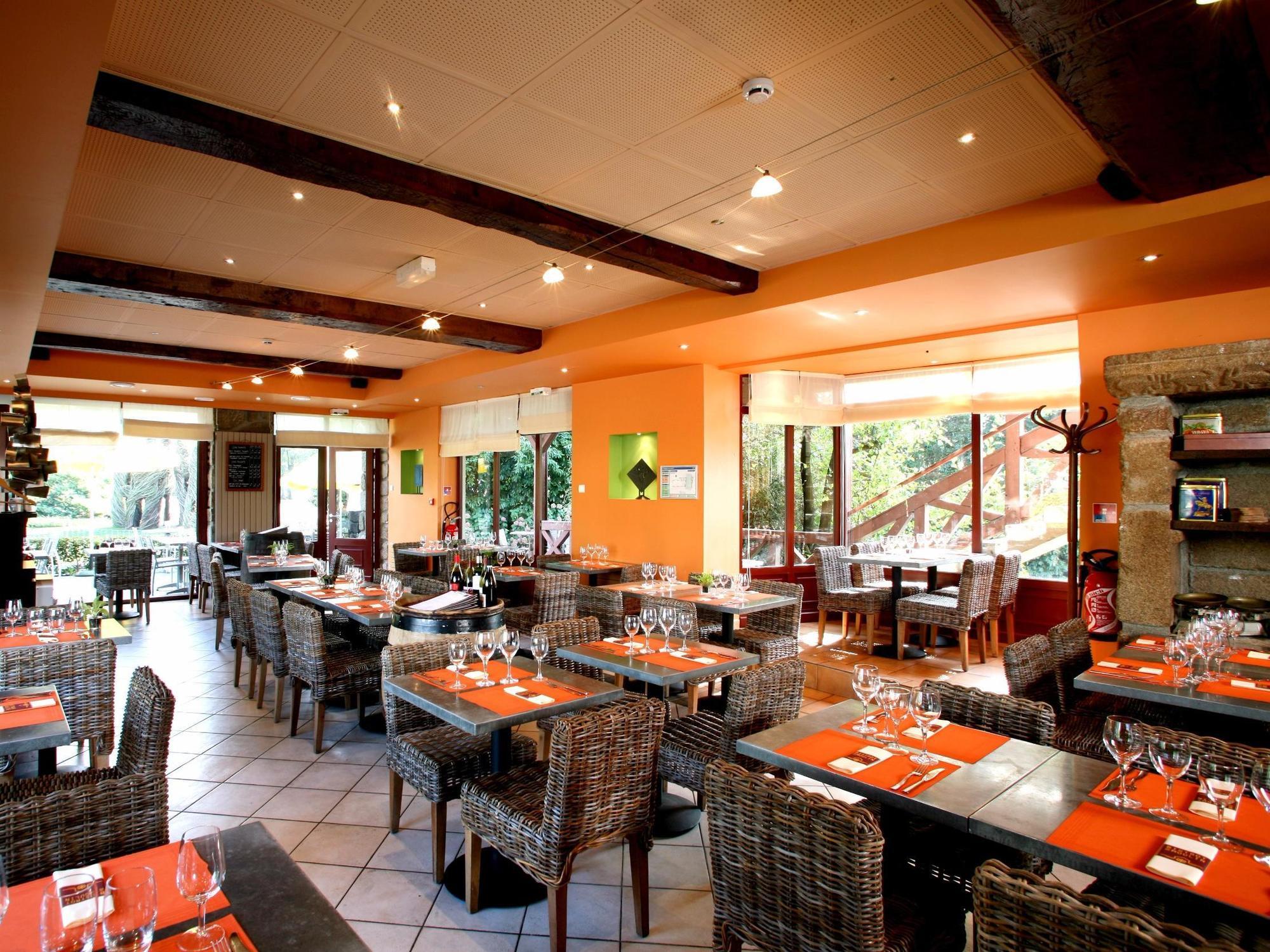 Logis Ar Milin Hotel Chateaubourg  Exterior photo
