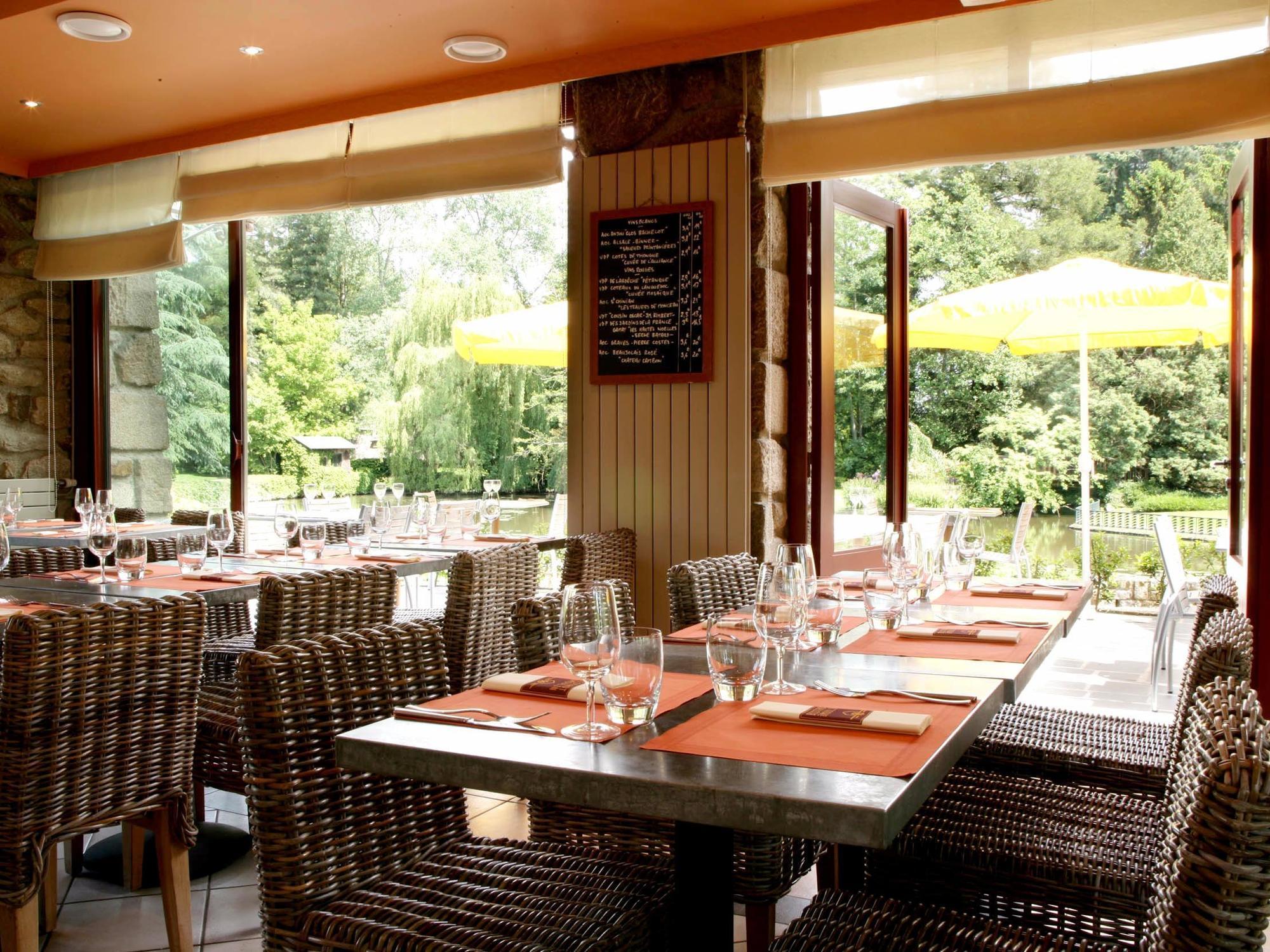 Logis Ar Milin Hotel Chateaubourg  Exterior photo